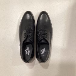 HERMĒS PARIS Dress Shoes