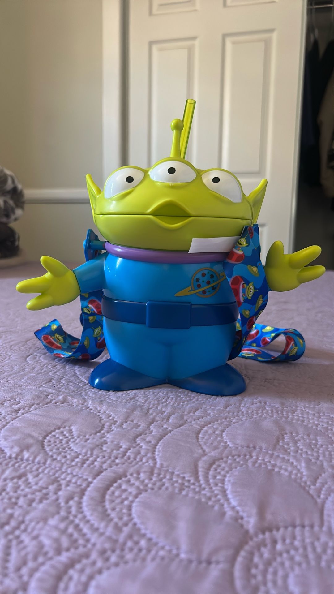 Disneyland Alien Sipper 