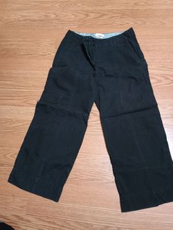 Comfortable black cargo pants with multiple pockets.Baggy Waist 26" Length 29"
Union hills and 20th Street.
Good condition