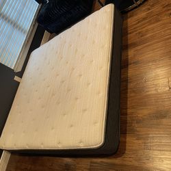 King Size 12” Beauty Rest Silver