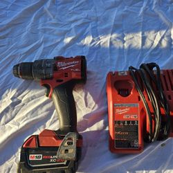 Milwaukee Drill With Battery And Charger