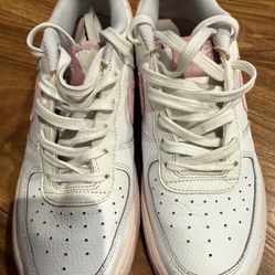 Nike AIR FORCE 1 (GS) WHITE/PINK FOAM 7y