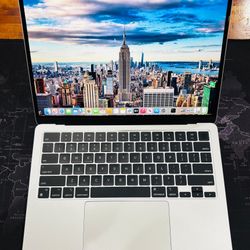 Apple MacBook AIR 13” M3 2024 16GB RAM 512GB Fully Functional