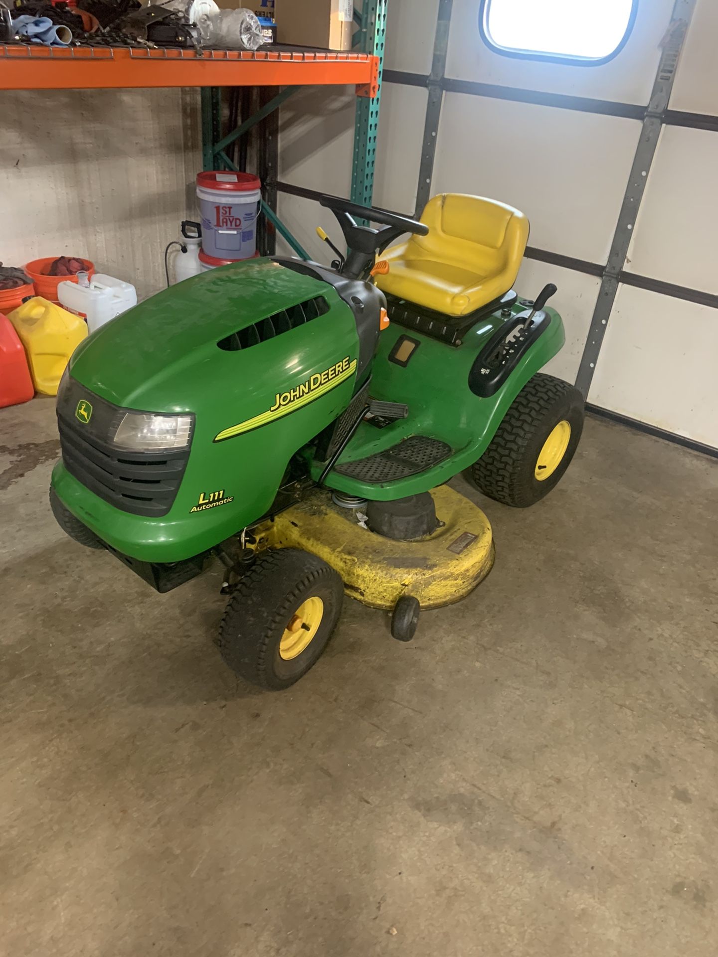 John Deere Lawn Tractor