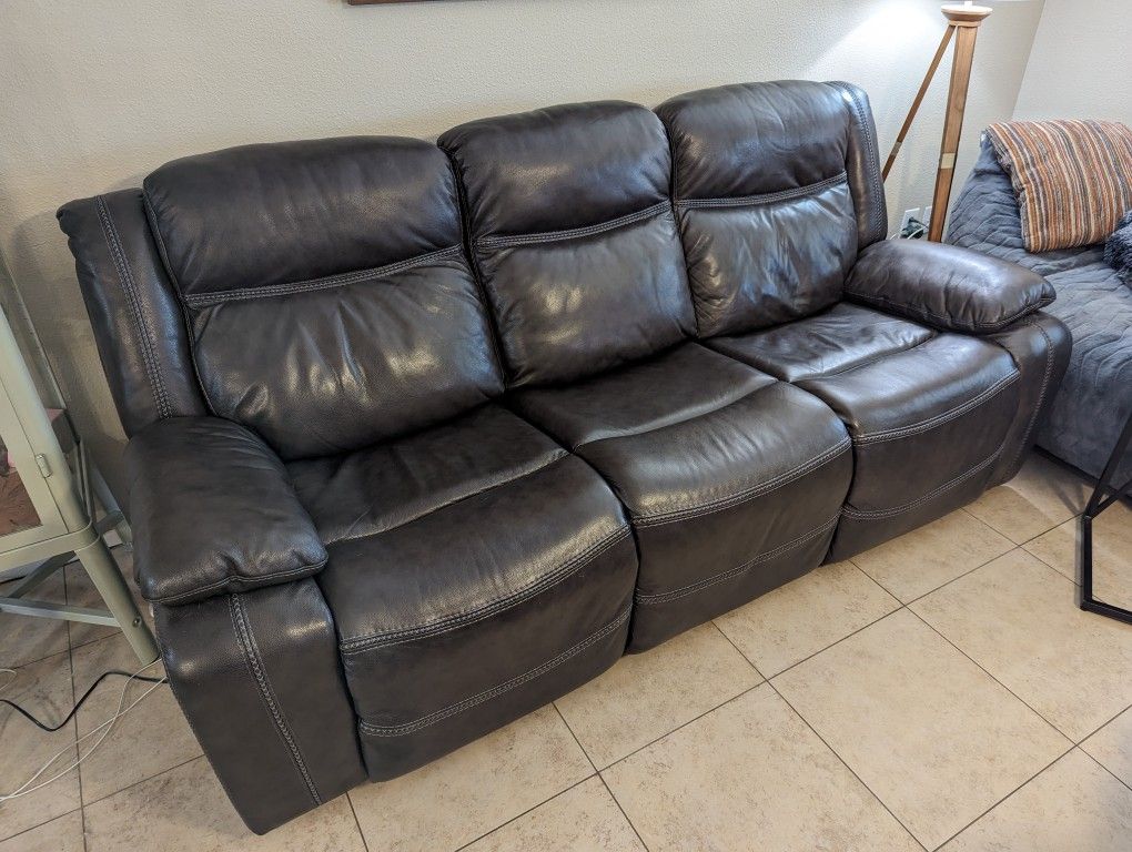Bob's Furniture Trailblazer Leather Couch