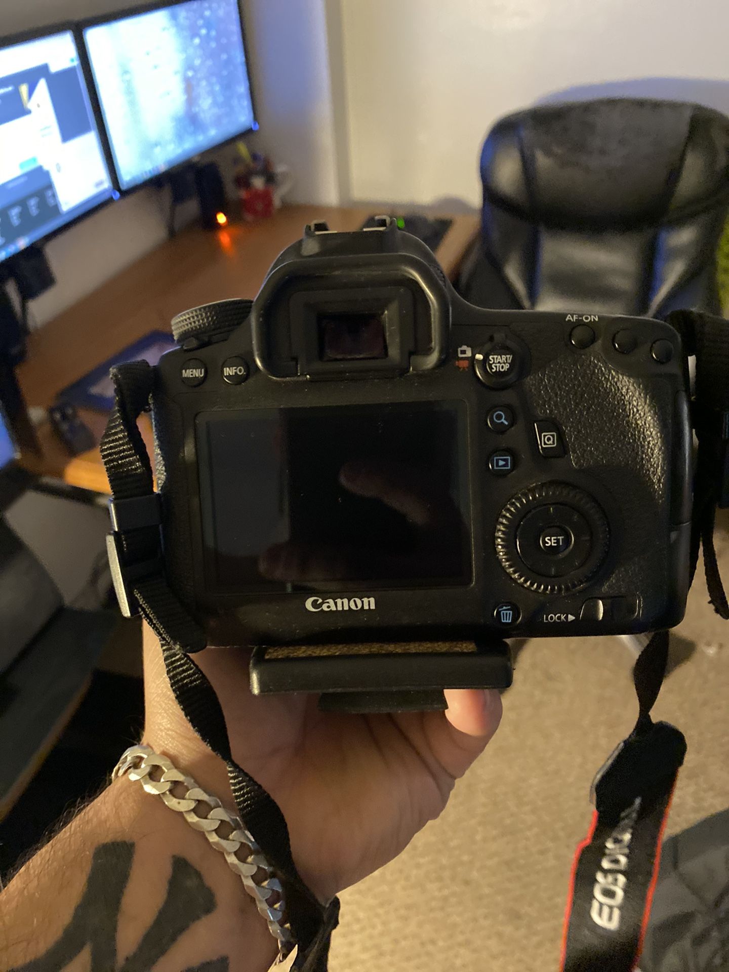 Canon 6D And Accessories As A Unit For Sale