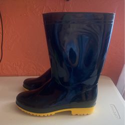 Unisex Rain Boots (Size 8)