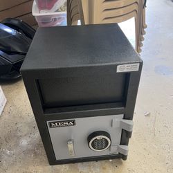 Mesa Safe With Drop Box Excellent Condition