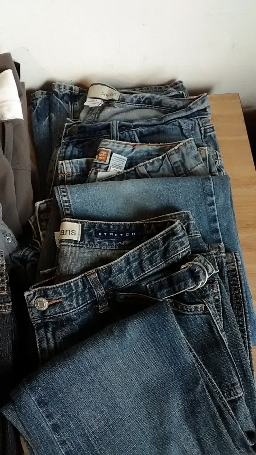 9 pair of women's size 8 jeans