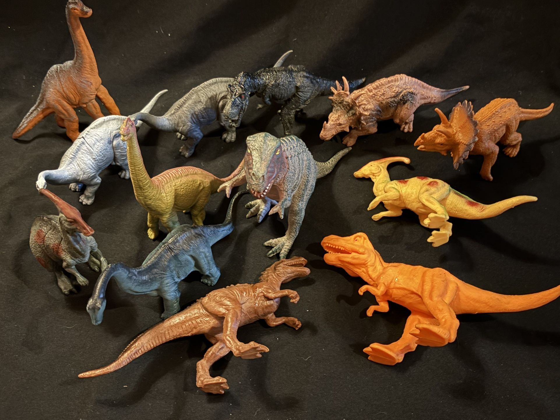 Dinosaur Figurines- set of 13- various sizes - LOTL