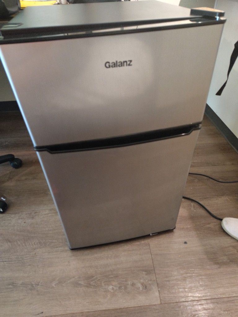 Mini Fridge With Freezer