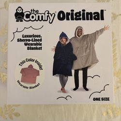 The Comfy Wearable Blanket NEW