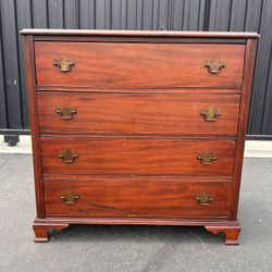 Vintage 4-Drawer Chest of Drawers