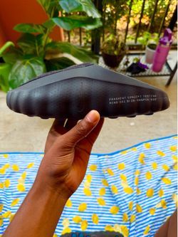 Men Size 11 Nike Mind