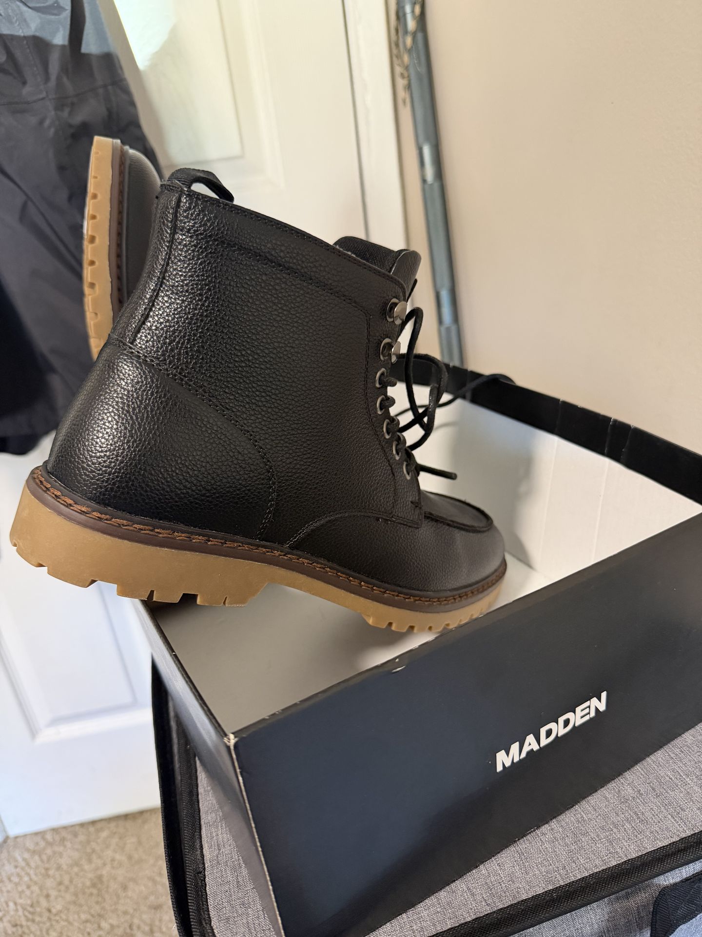 Madden Black Leather Boots Size 9.5 – Like New