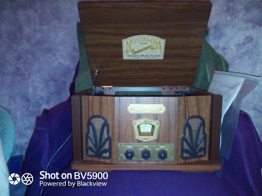 Teac Nostalgia Gf-180 Record Player And Radio