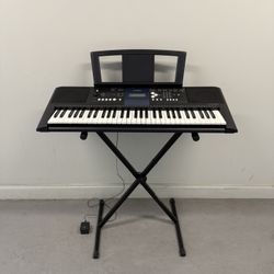 YAMAHA PSR-E333 Digital Keyboard 61 keys. PEDAL IS NOT INCLUDED (Good condition) PICK UP IN CORNELIUS