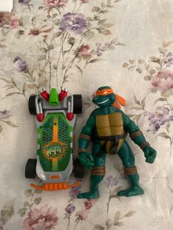 TMNT Crashin Thrashin Mikey Michelangelo’s Mondo Motorized Skateboard - $30