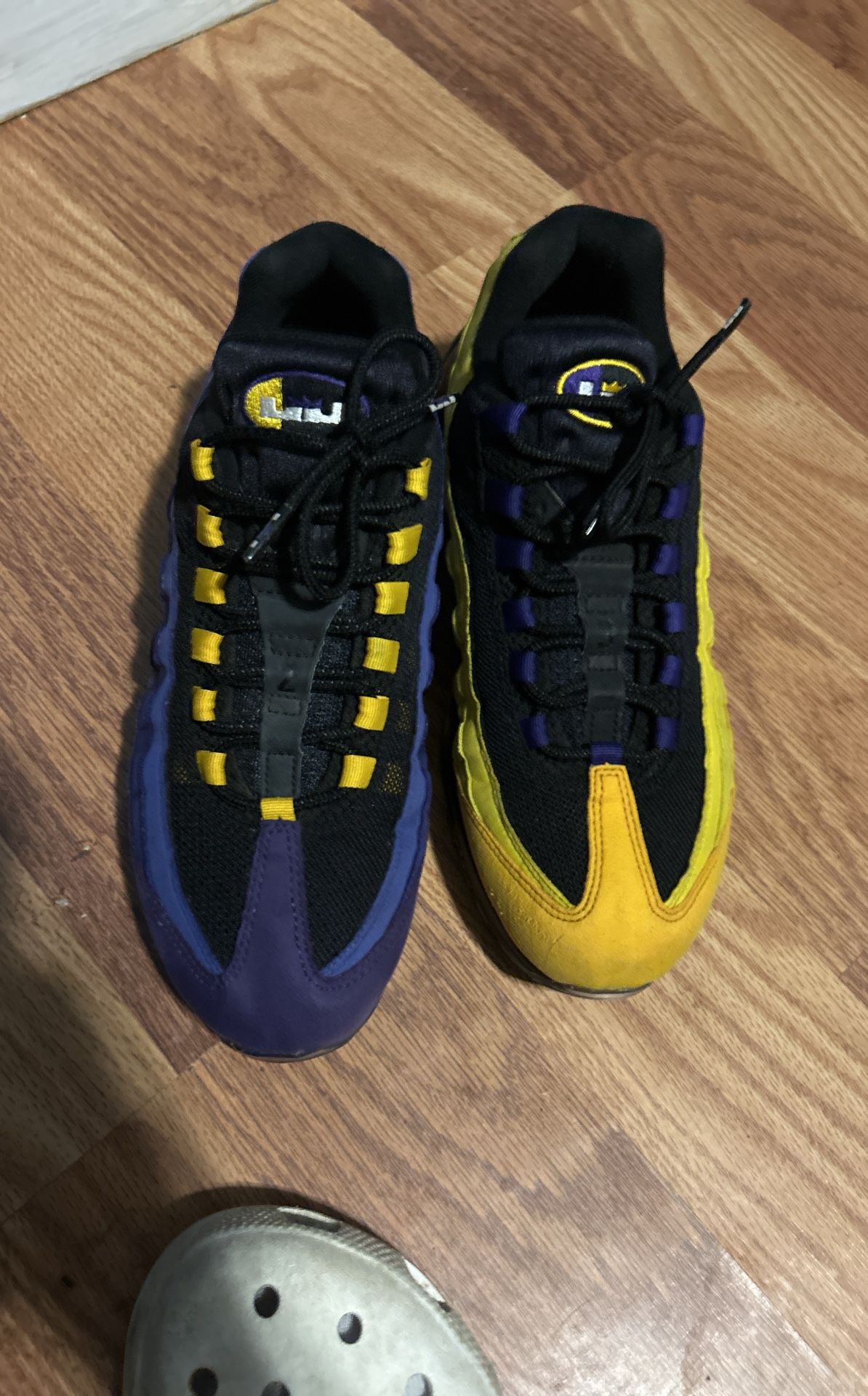 Nike Shoe Lebron Laker Air Max 95 Yellow Lebron James X Nike Air