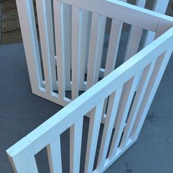 Sturdy 4 panel standing dog gate
