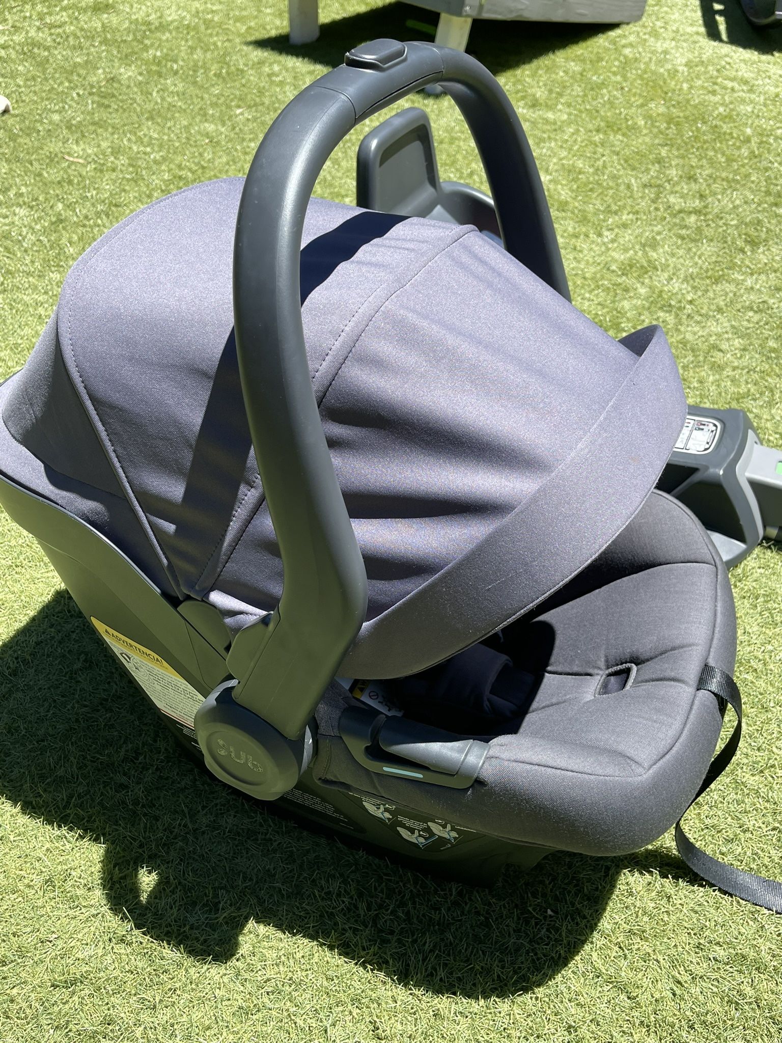UPPAbaby Mesa Max Car Seat And Base - Excellent Condition