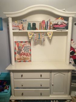 Dresser With Bookshelf Hutch