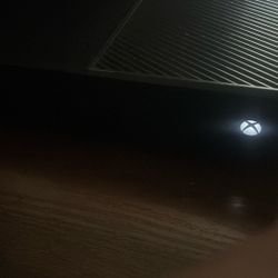XBOX ONE, 2 Controllers/ Keyboard And Mouse, Mouse Pad/Headphones  Combo 
