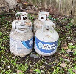 BBQ propane Tank 20 lbs - 2 for 25$