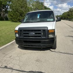 2013 Ford E-150