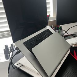 💻 Premium Laptop Stand – Adjustable & Portable!