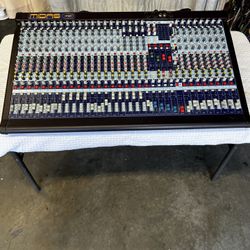 Midas Venice 320    32 Channel Mono Mixer