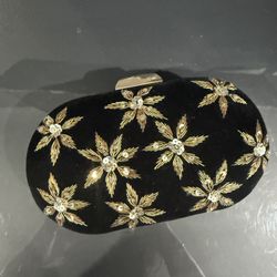 Embroidered Clutch 
