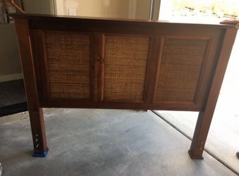 Queen size head board