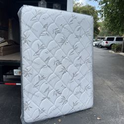 TWIN-FULL-QUEEN-KING MATTRESS ⭐☎561*802*8654* CALL US  All Brand New. WE HAVE ALL SIZE ..⭐TWIN ⭐-FULL-⭐-QUEEN⭐-KING -  ⭐  We deliver  everywhere 🚚🚚 