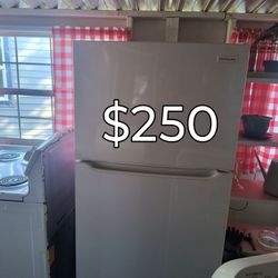 Frigidaire Refrigerator 