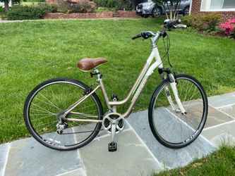 ✨ STUNNING TREK 7200 MULTITRACK – ULTIMATE COMFORT RIDE! ✨