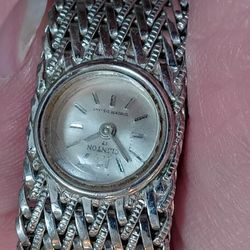 Vintage Ladies Clinton Watches w/ Silver Mesh like Bracelet Band