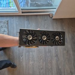 RADEON AMD 7700XT 12GB GPU