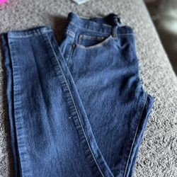 Pantalón.  Taya.  8