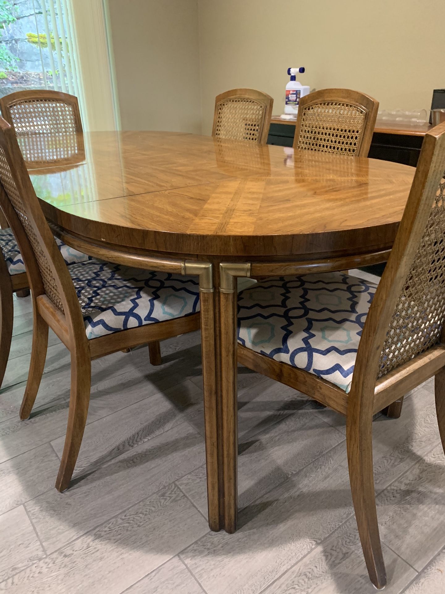 Drexel Accolade Dining Table & Chairs