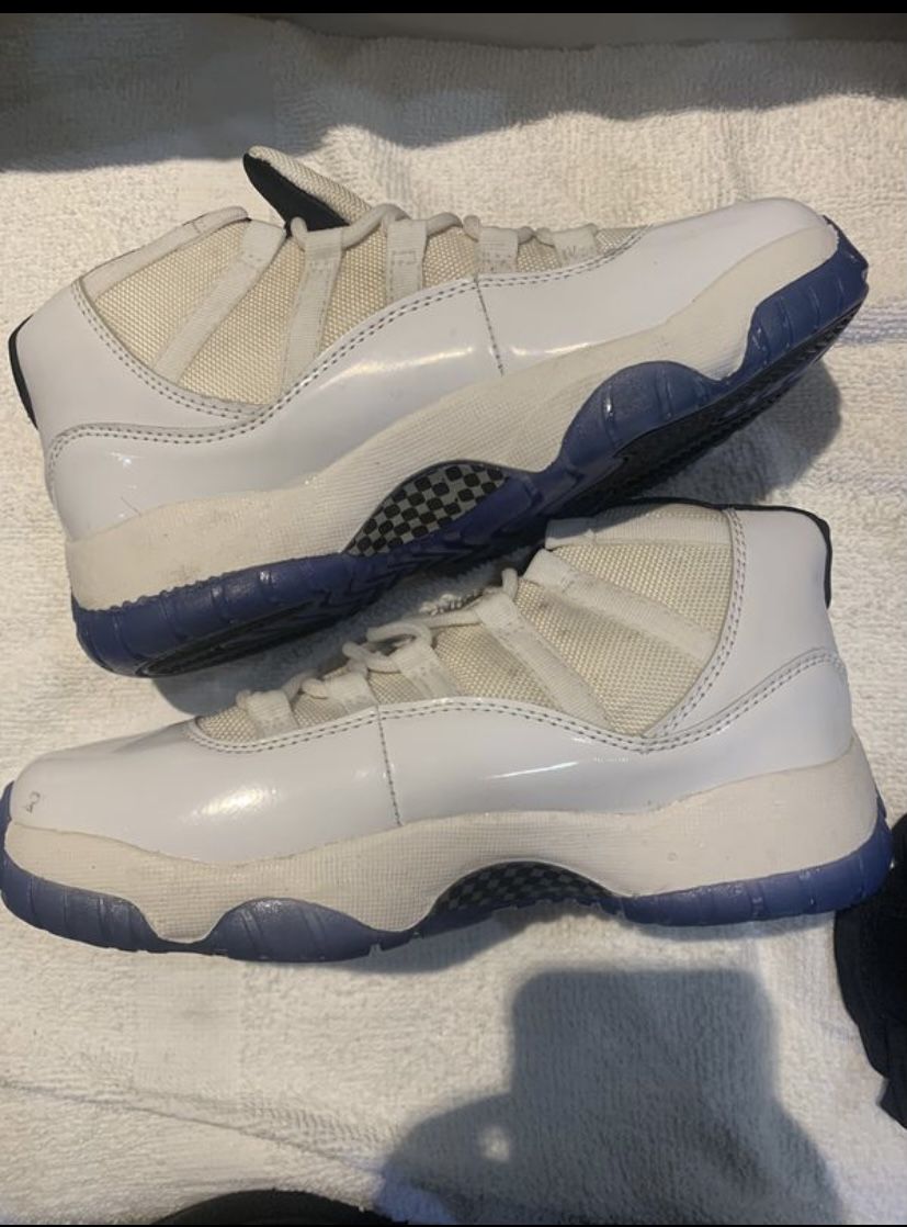 Jordan 11 Legend Blue