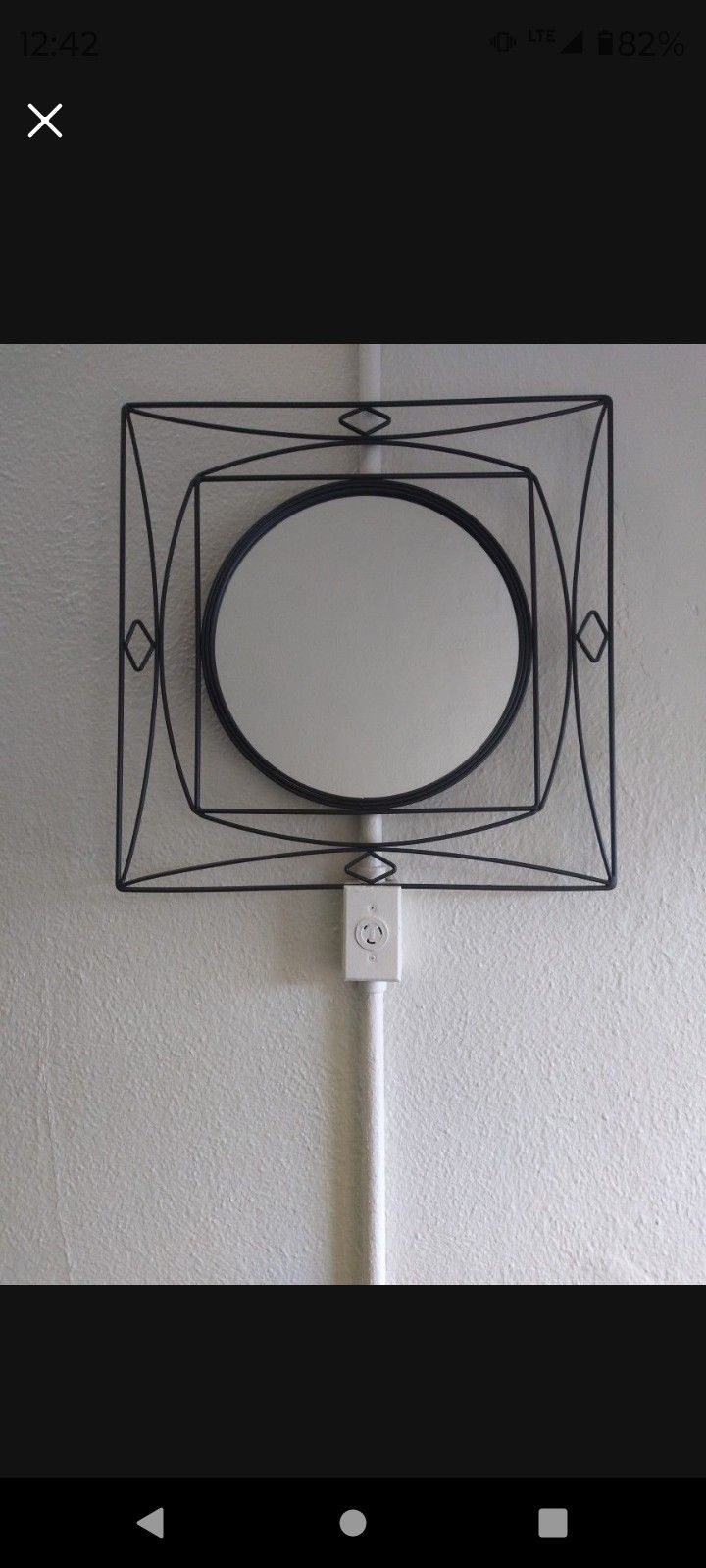 Mirror Beautiful Design Black Metal Frame Excellent Condition