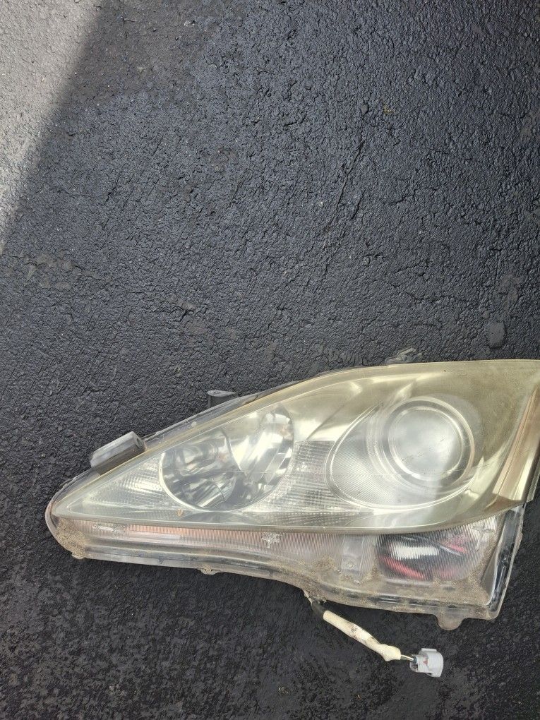 2007 Lexus IS250 Drivers Side Headlight