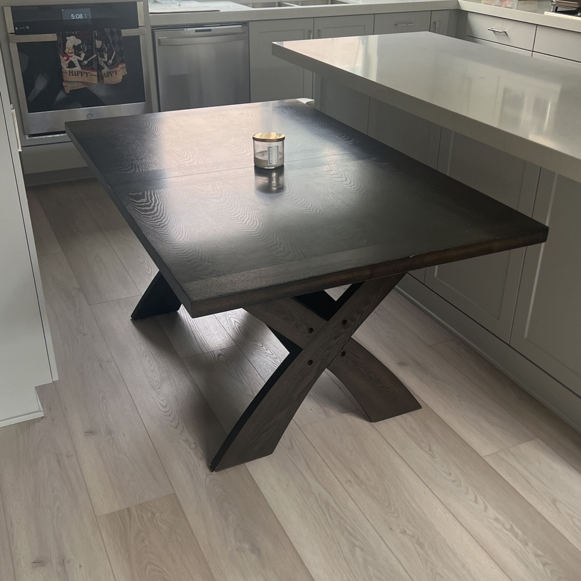 Kitchen/Dinning Room Table(PRICE REDUCED!!!)