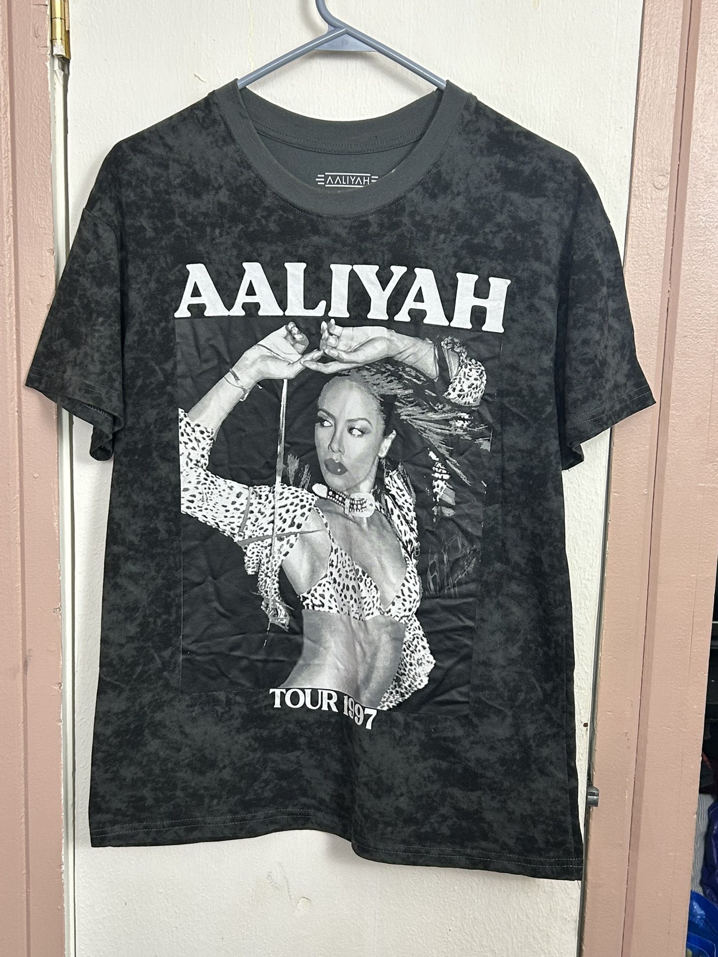 Aaliyah Tie Dye 1997 Tour T-Shirt Adult Medium Official Reproduction 2024