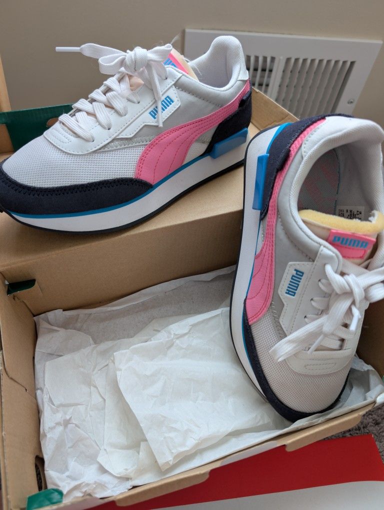 Puma Youth Size 5 1/2