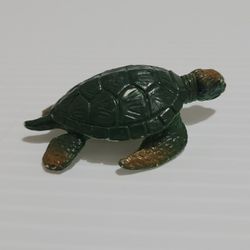 GREEN SEA TURTLE Animal Figurine Safari Ltd. Toy 2.25" long by 1.5" wide.