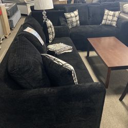 Black Sofa And Loveseat 🖤🖤 Easy Financing Available ✅✅