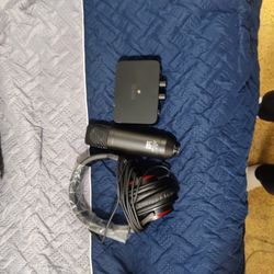 Rode studio Mic With Accessories 