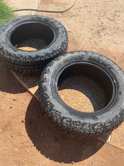 🚨 FOR SALE – PAIR OF LION SPORT 4/1 ALL-TERRAIN TIRES 🚨